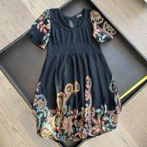 Balloon dress, wool, flowers